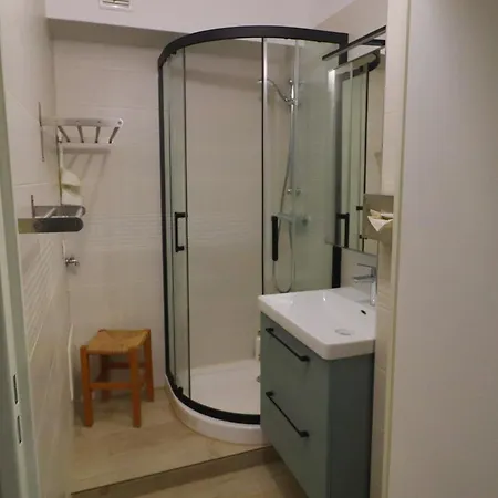 Apartment Proche Centre - T2 Renove 30m² Avec Piscine Et Wifi - Fr-1-472a-296 Sète